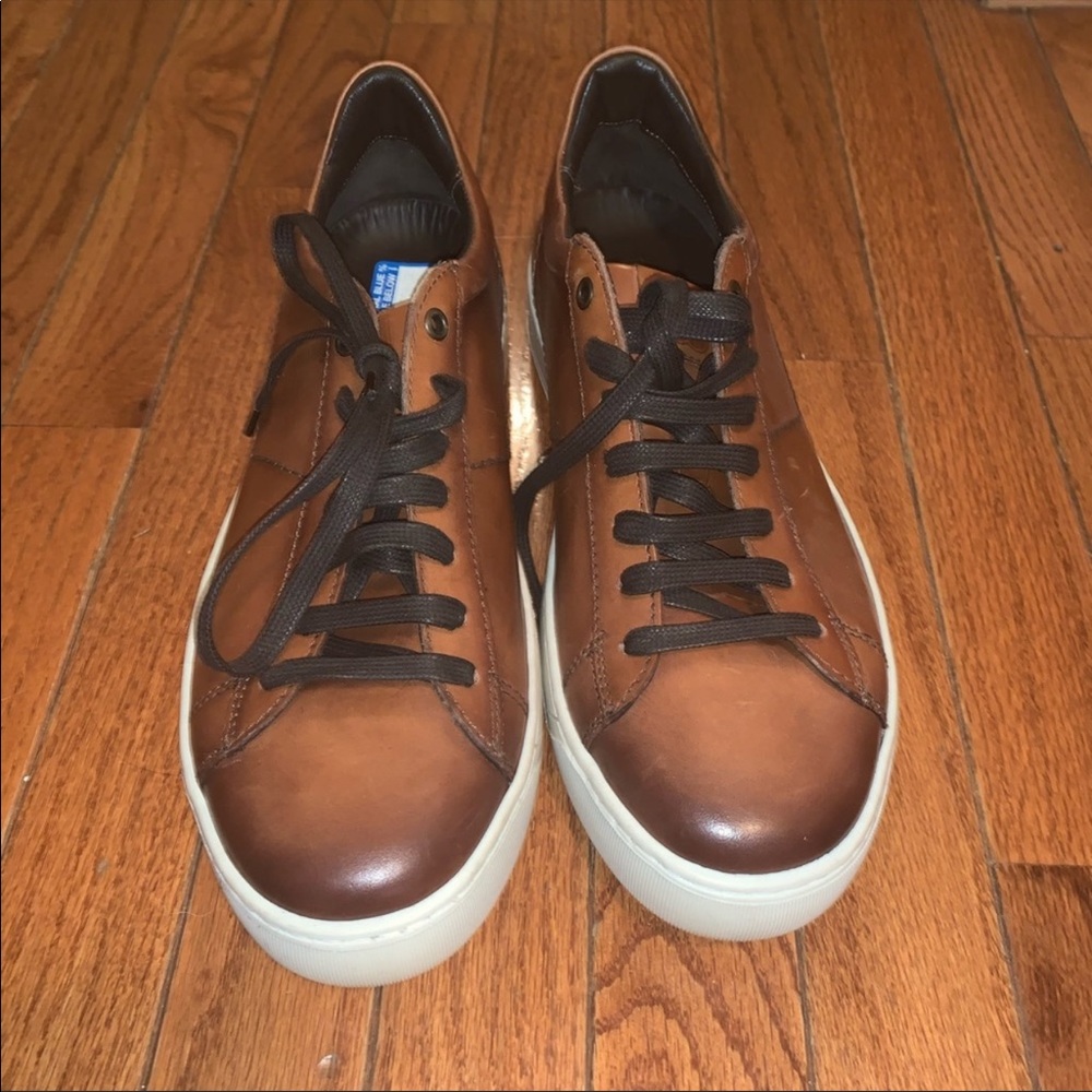 BRAND NEW Bruno Magli men’s leather sneakers